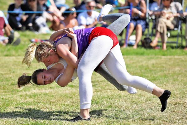 Connie Hodgson fells Shannon Dalgleish in the Ladies 10st Championship